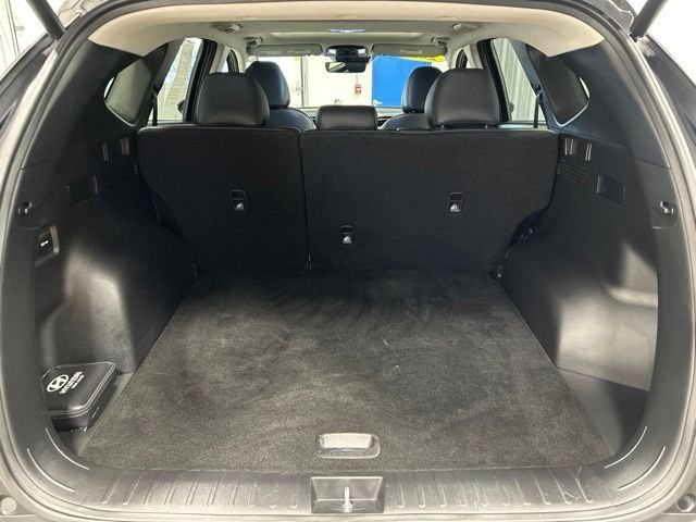 Used 2023 Phantom Black Hyundai SEL image 21