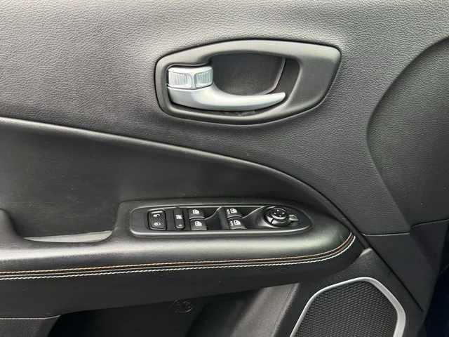 Used 2017 Diamond Black Jeep  image 26