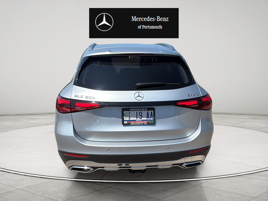 Used 2026 Silver Mercedes-Benz GLC 300 image 4