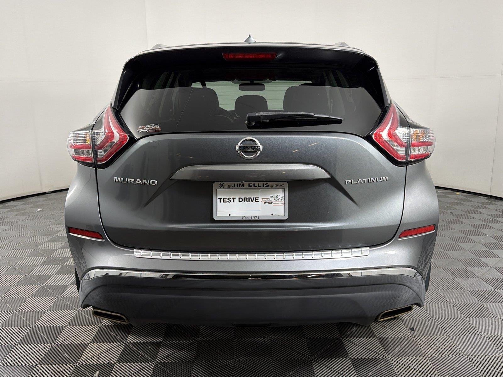 Used 2015 Gray Nissan Platinum image 9
