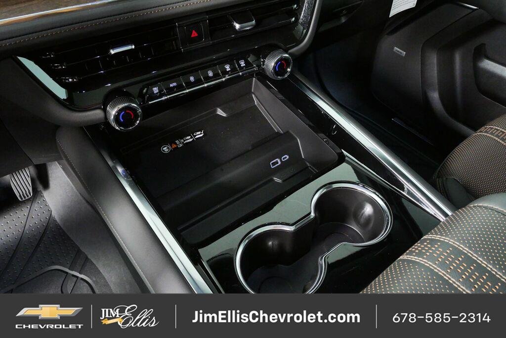 2026 Chevrolet Suburban High Country - Photo 18