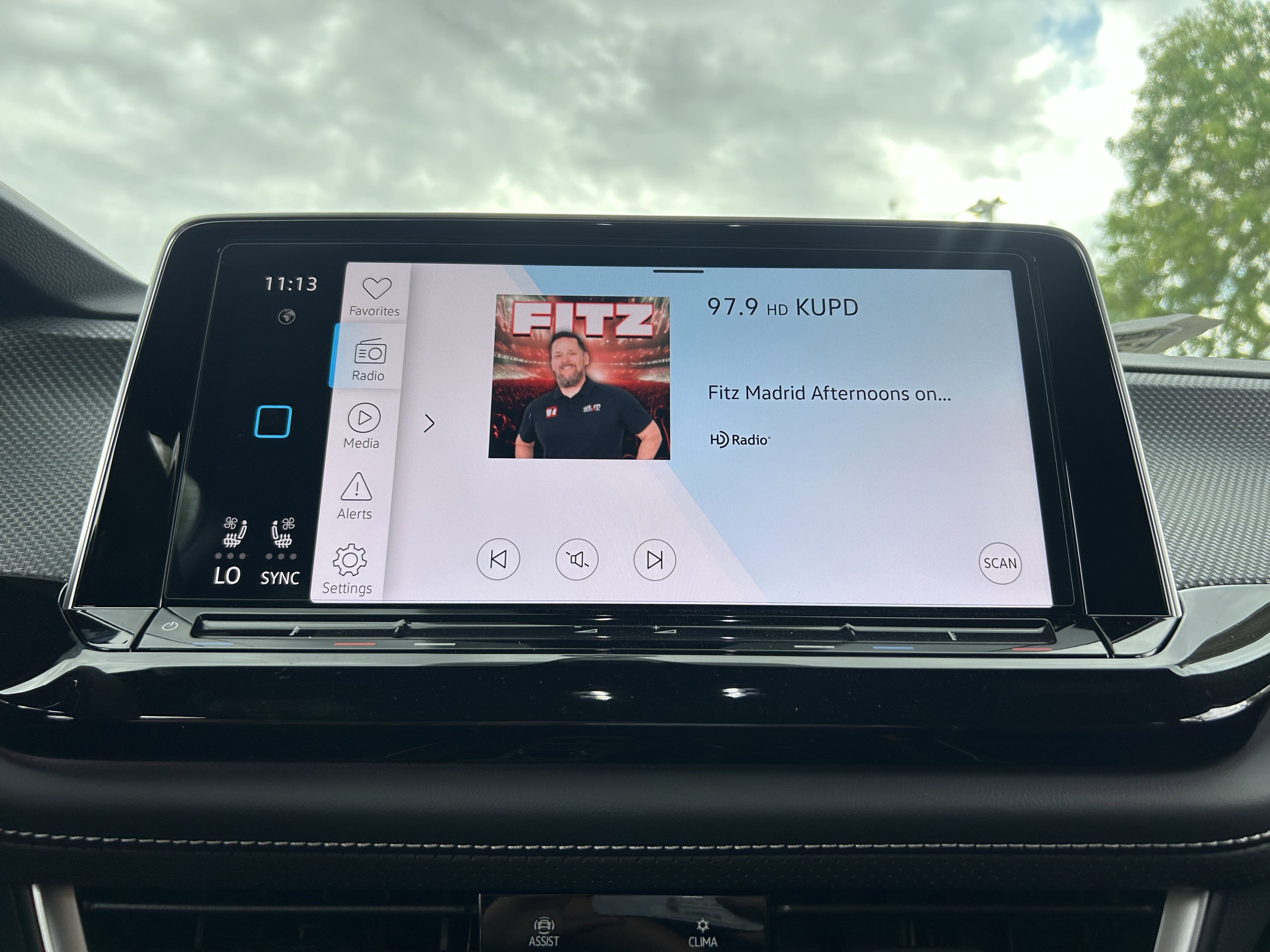 2025 Volkswagen Atlas Cross Sport SEL Premium R-LINE - Photo 18