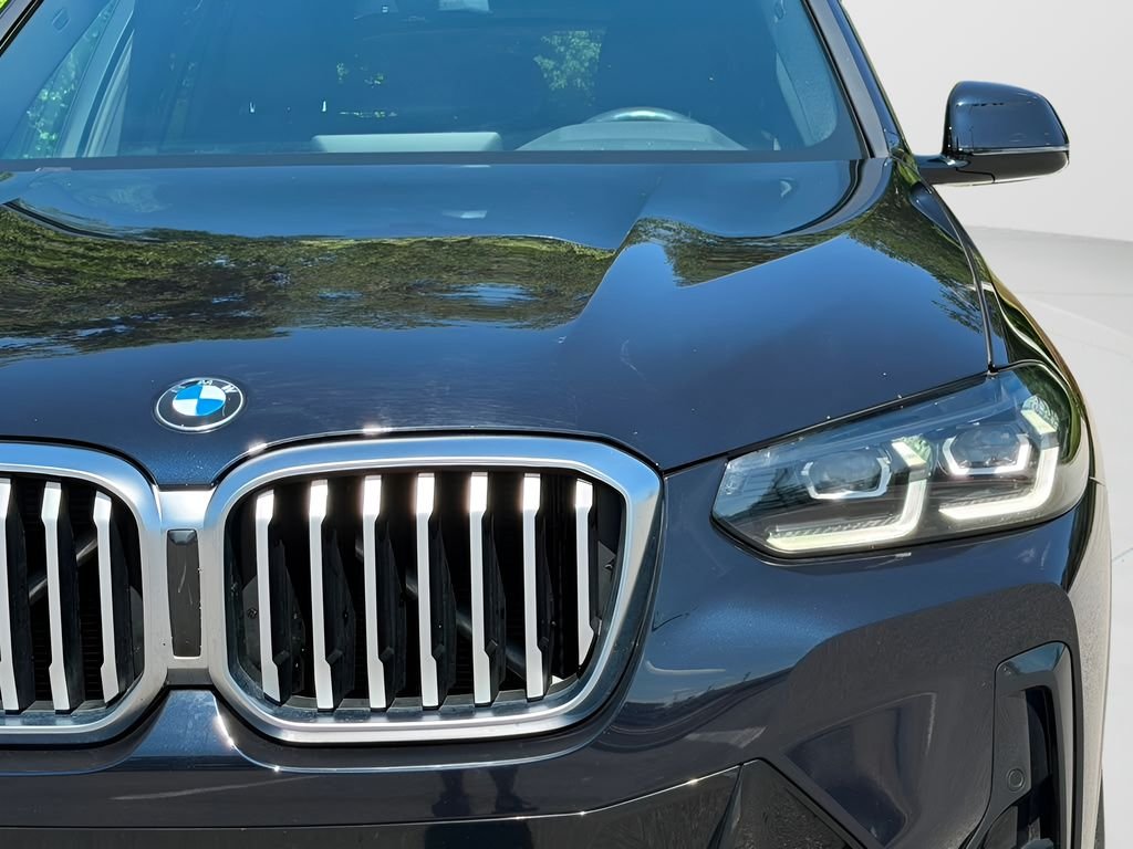 Used 2022 Black BMW xDrive30i image 25