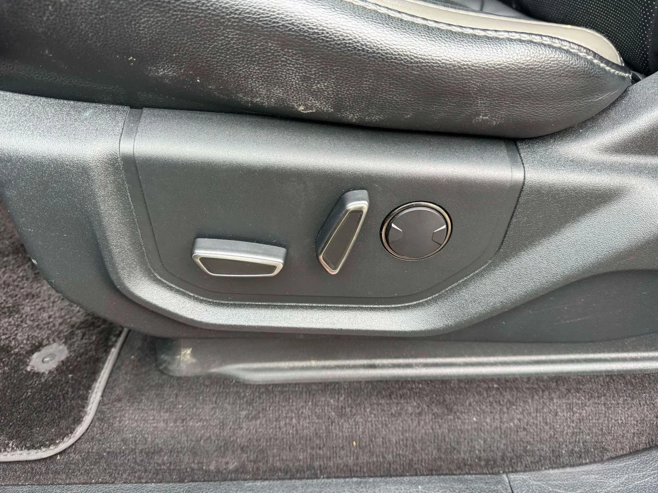 Used 2018 Magnetic Ford Raptor image 20