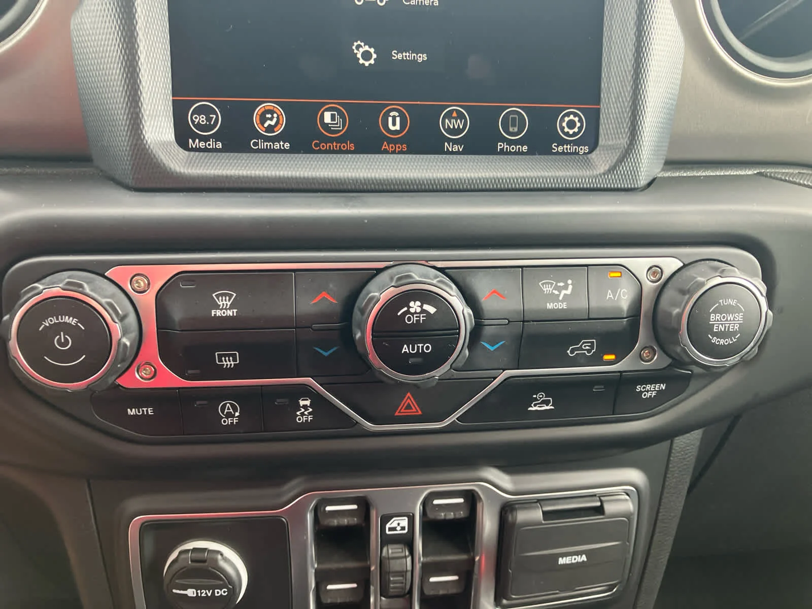 Used 2023 Bright White Clearcoat Jeep Sport S image 28