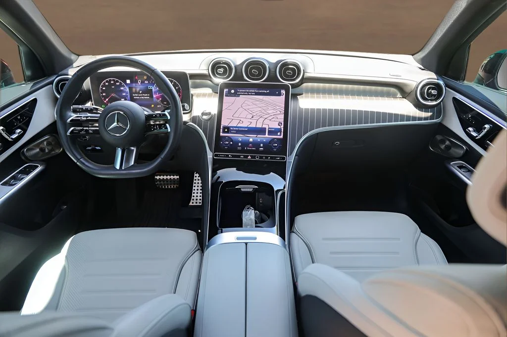 Used 2024 Blue Mercedes-Benz GLC 300 image 23