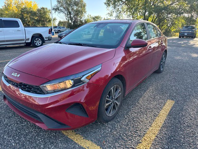Used 2023 Red Kia LXS image 8