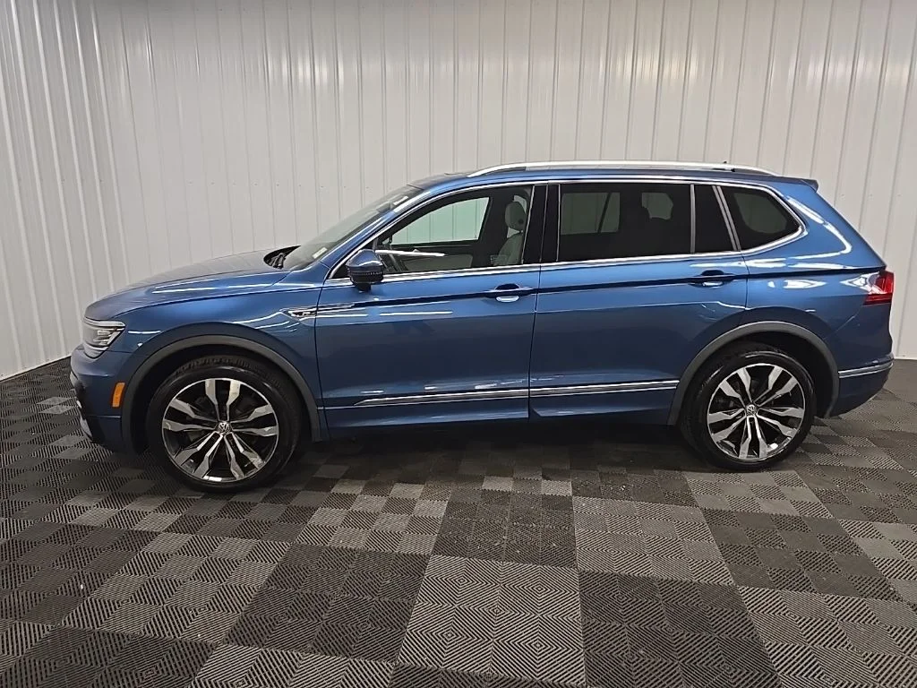 Used 2020 Blue Volkswagen 2.0T SEL Premium R-Line image 5