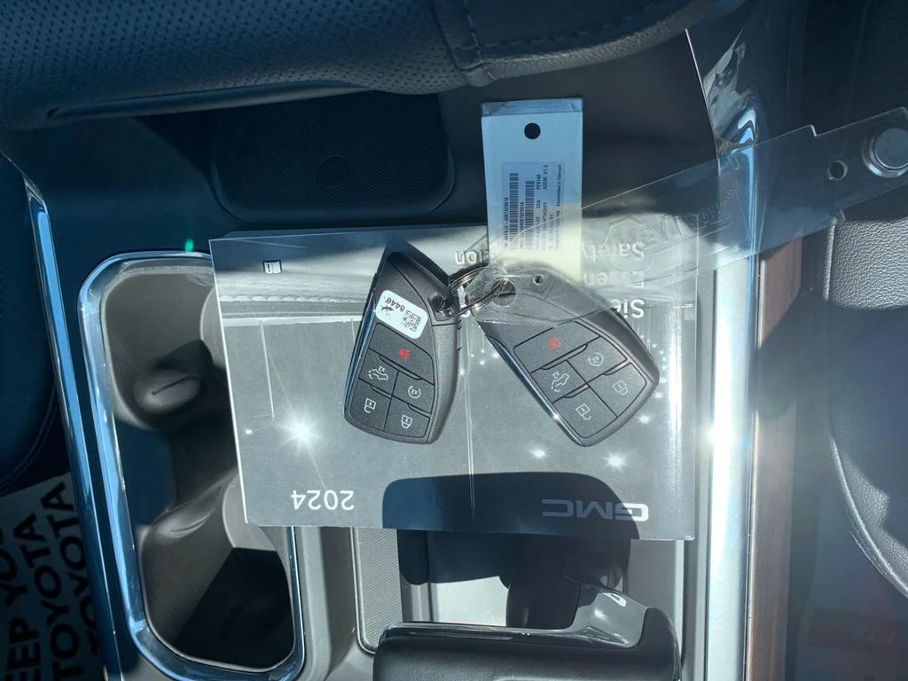 Used 2024 Silver GMC SLT image 6