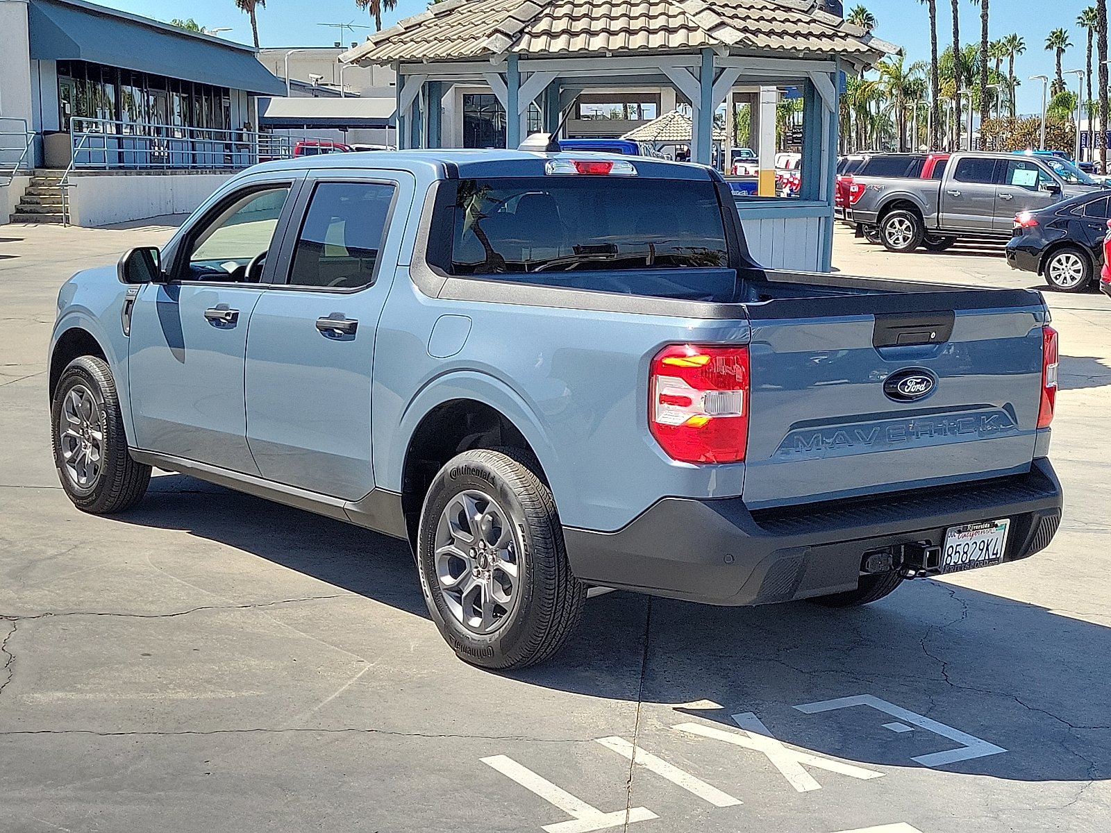 New 2026 Azure Gray Metallic Tri-Coat Ford XLT image 3
