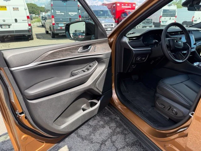 New 2027 Brown Jeep Limited image 11