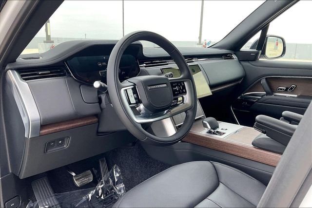 New 2026 Fuji White Land Rover SE image 7
