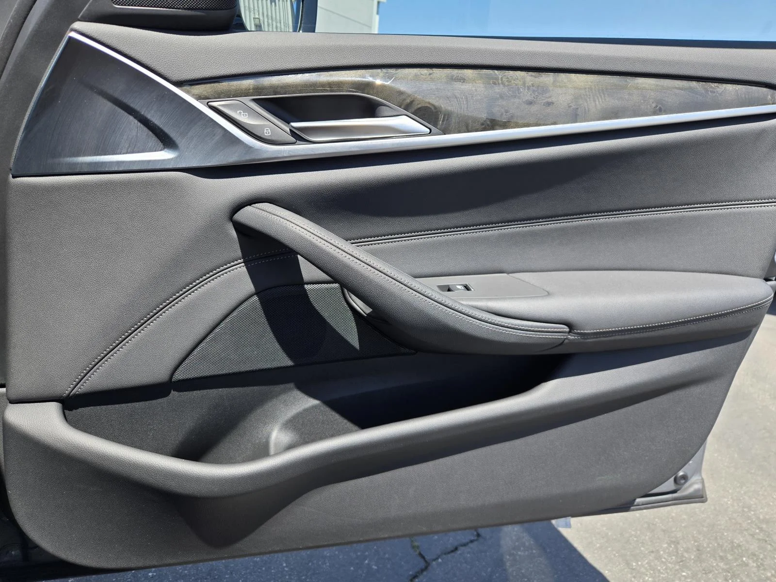 Used 2023 Skyscraper Gray Metallic BMW 530i Sedan image 33