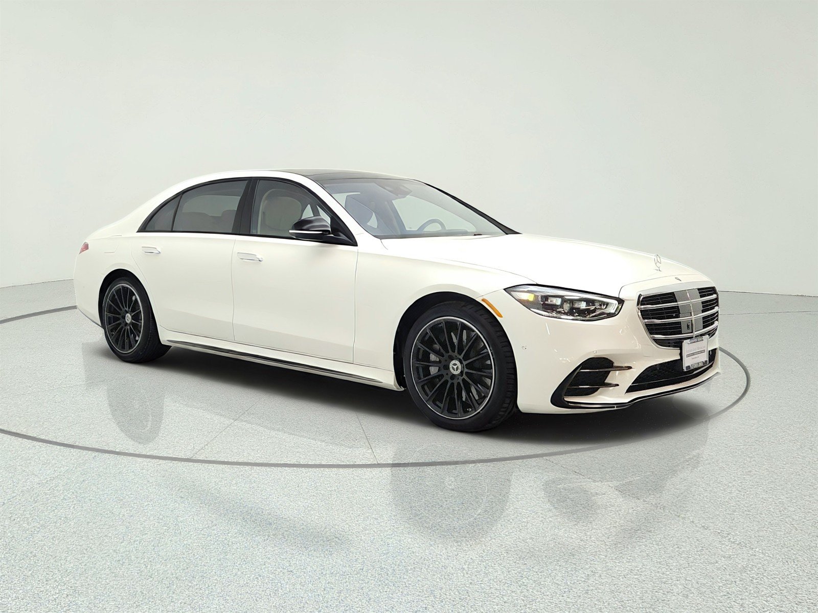 Certified Used 2023 MANUFAKTUR Diamond White Mercedes-Benz S 500 4MATIC® Sedan image 3