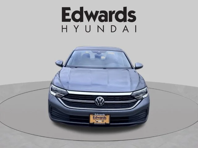 Used 2024 Gray Volkswagen 1.5T SE image 2