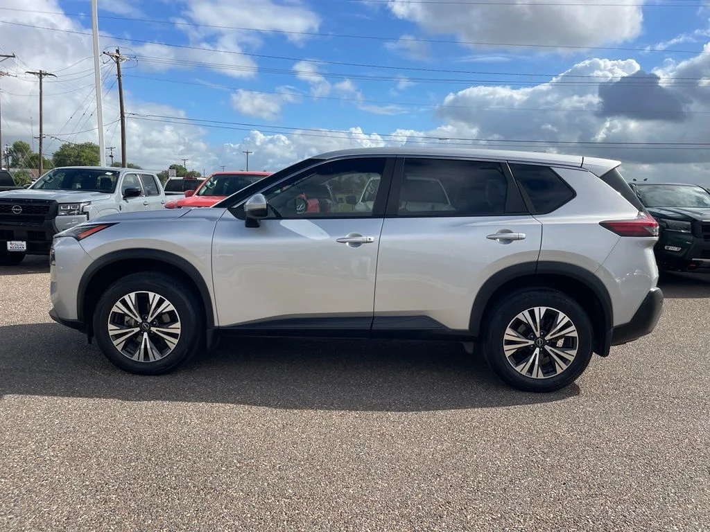 Used 2023 Silver Nissan SV image 4