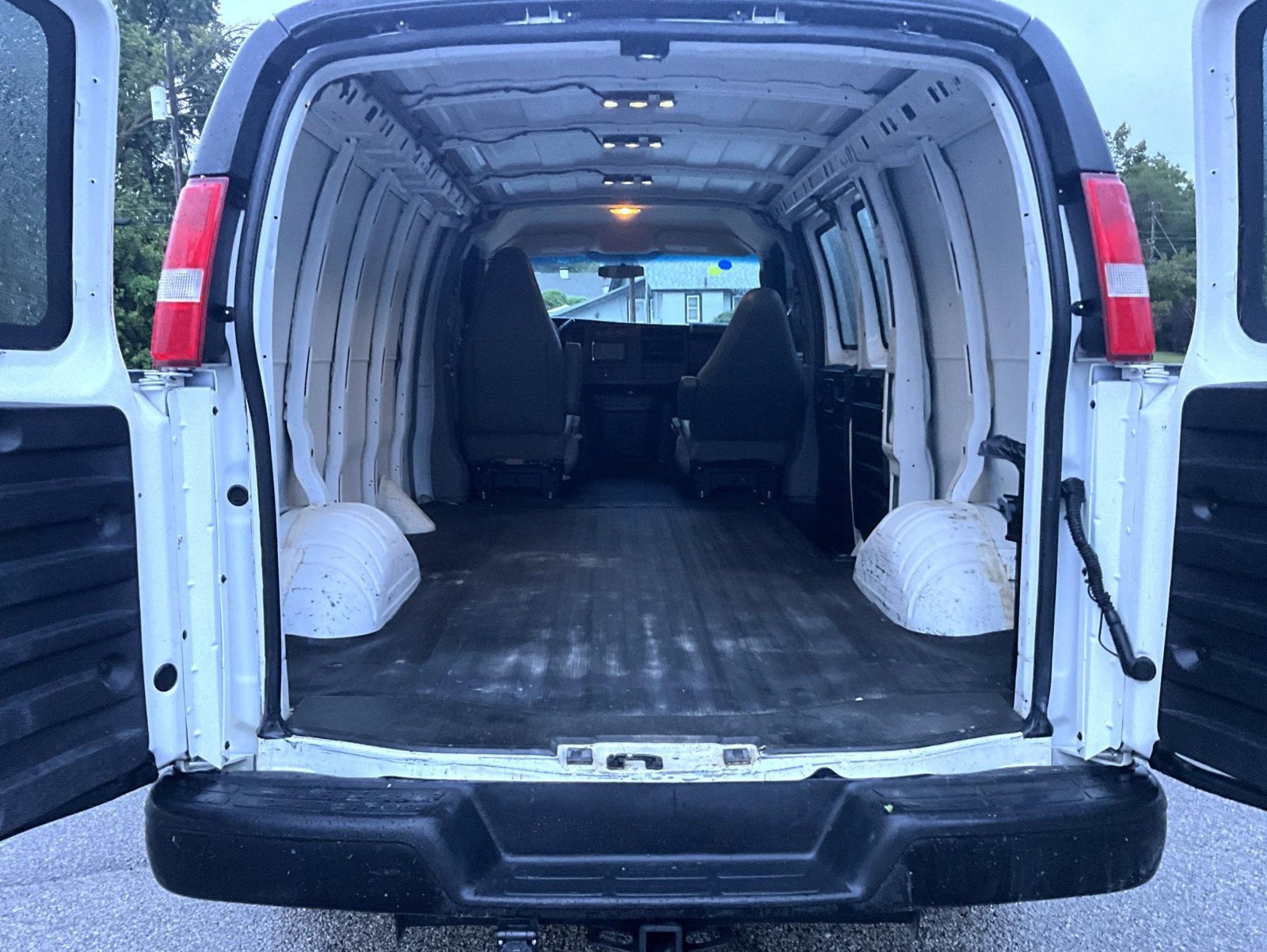 Used 2016 White GMC Work Van image 9