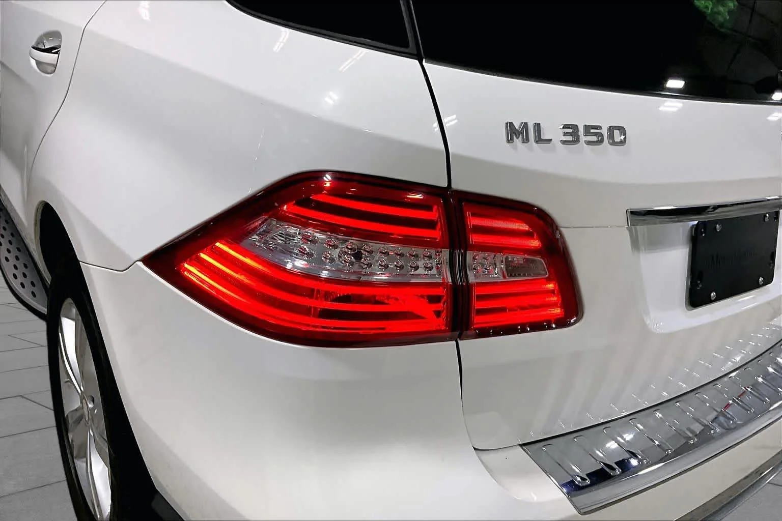Used 2015 Polar White Mercedes-Benz ML 350 image 28
