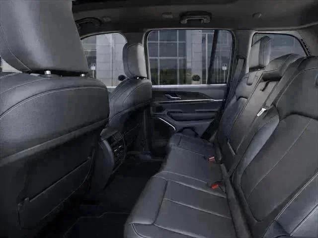 New 2026 Silver Zynith Exterior Paint Jeep Limited image 32