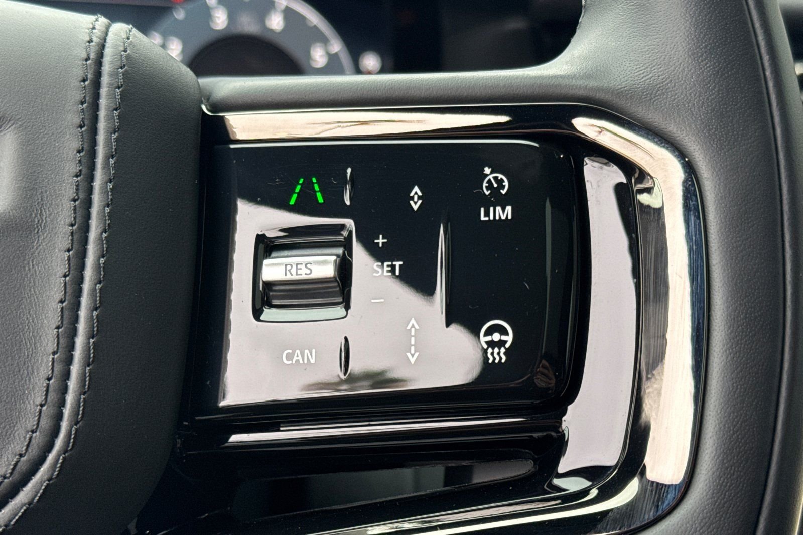 Certified Used 2026 Black Land Rover Dynamic SE image 28