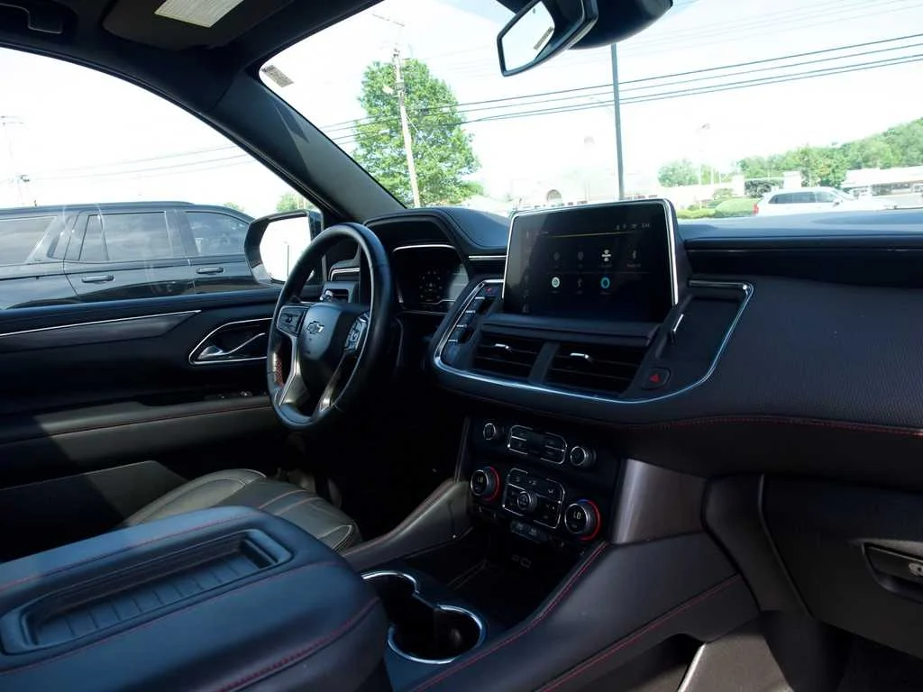 2023 Chevrolet Suburban RST - Photo 40