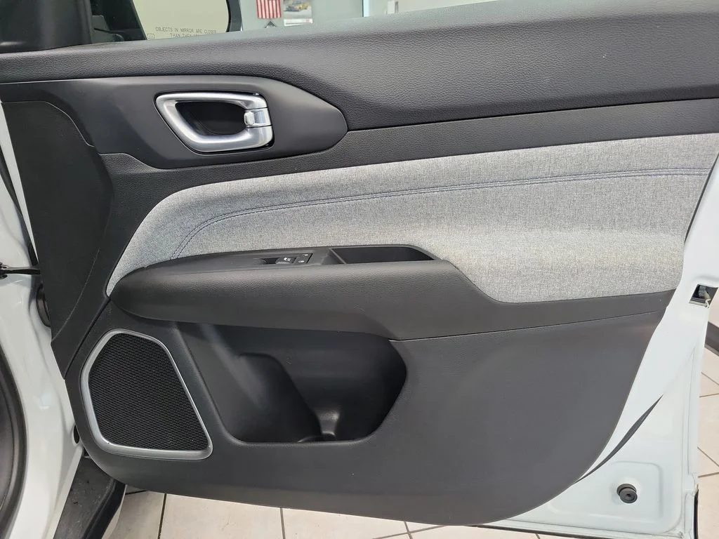 Used 2023 White Jeep Sport image 21
