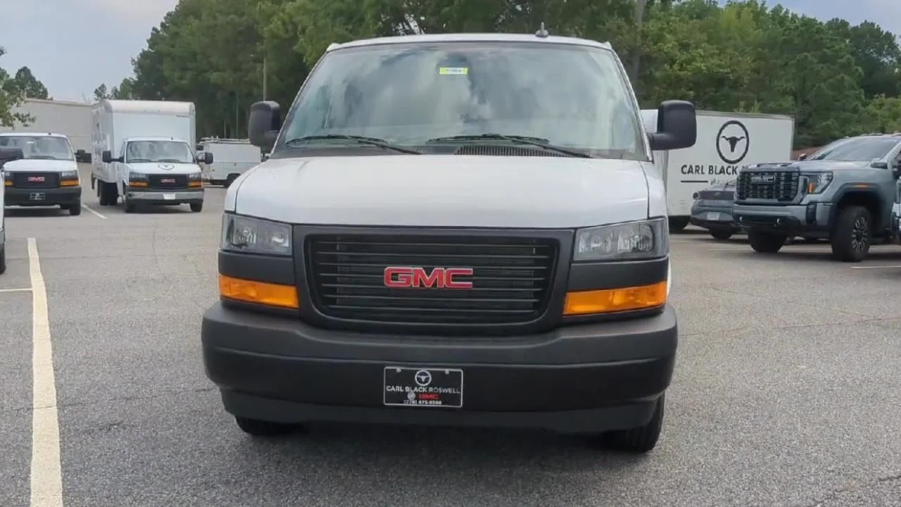 New 2025 Summit White GMC Work Van image 3