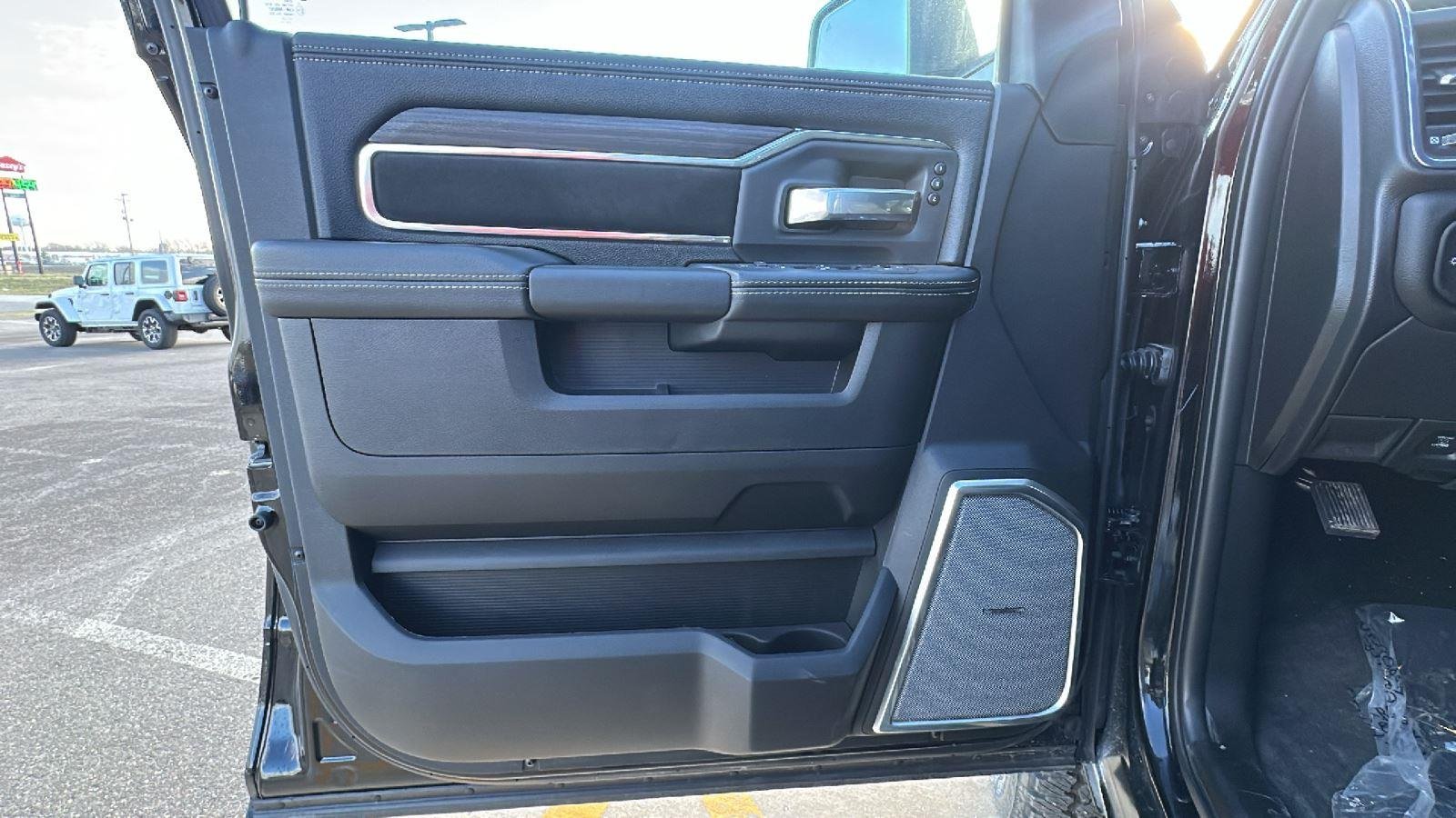 2025 RAM 2500 Laramie - Photo 12