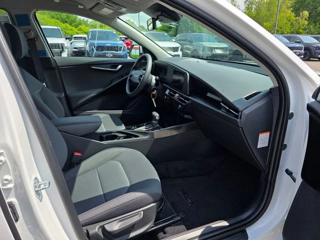 New 2026 Snow White Pearl Kia LX image 11