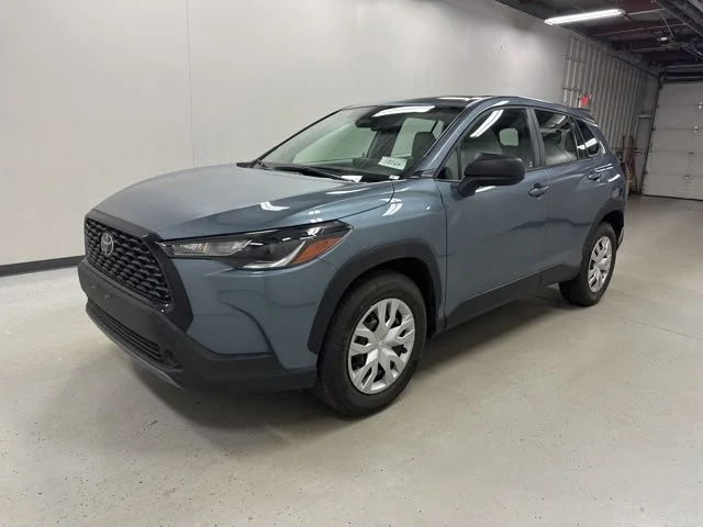 2025 Toyota Corolla Cross L AWD's photo