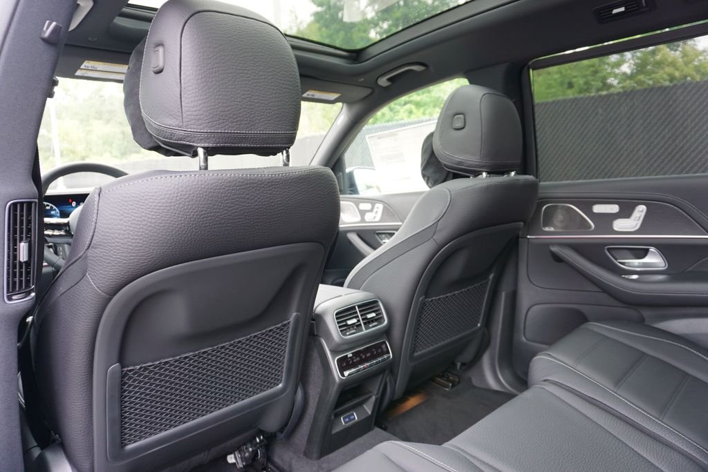 New 2026 Polar White Mercedes-Benz GLS 450 image 15
