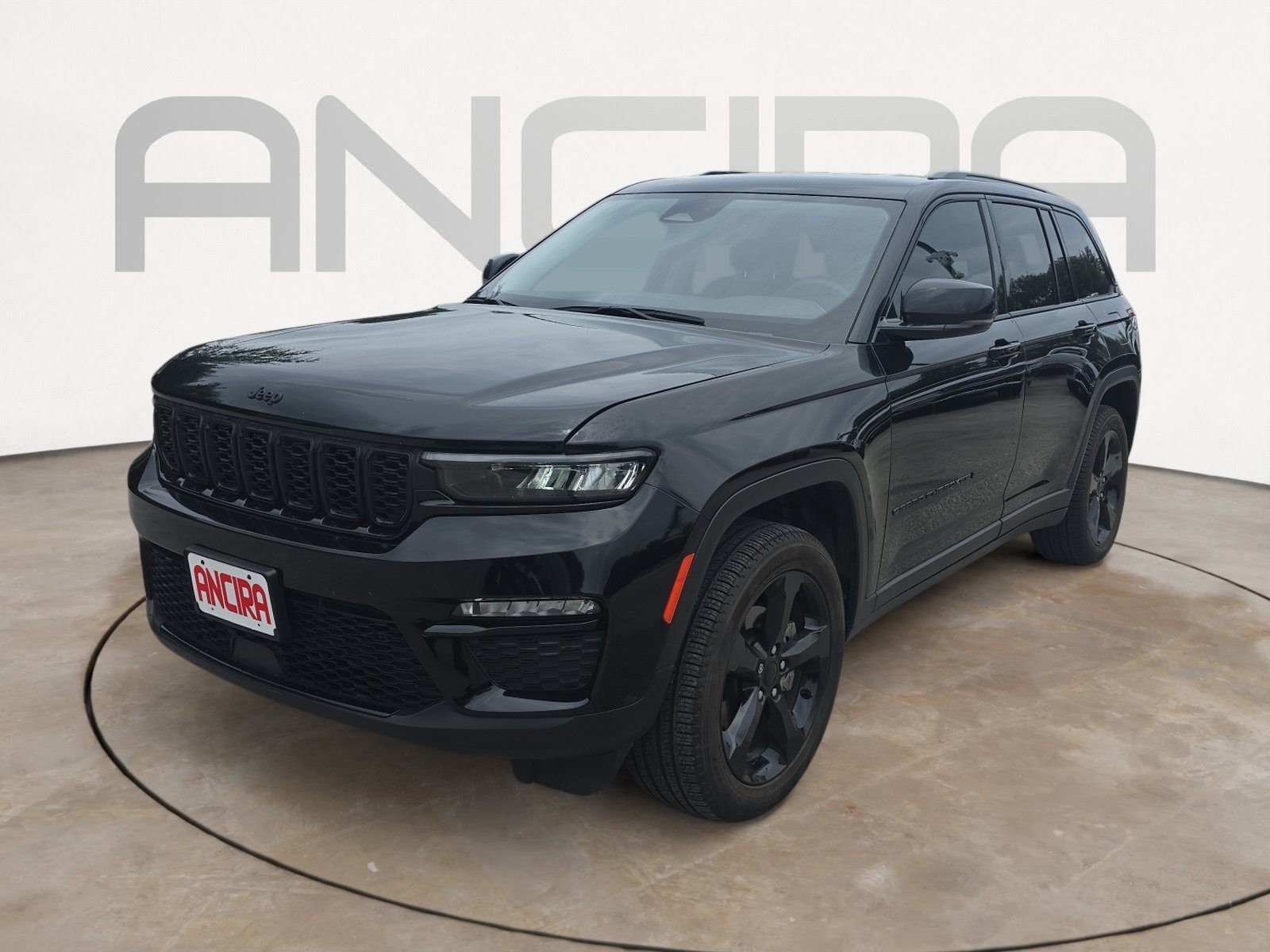 Used 2023 Diamond Black Crystal Pearlcoat Jeep Limited image 5