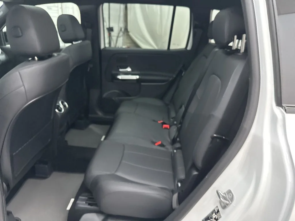 Used 2026 White Mercedes-Benz GLB 250 image 22