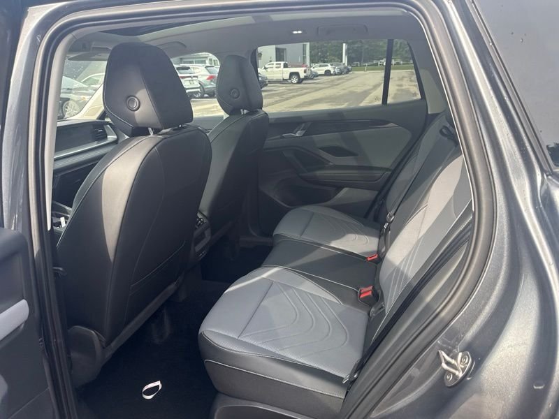 Used 2025 Gray Volkswagen 2.0T SE image 6