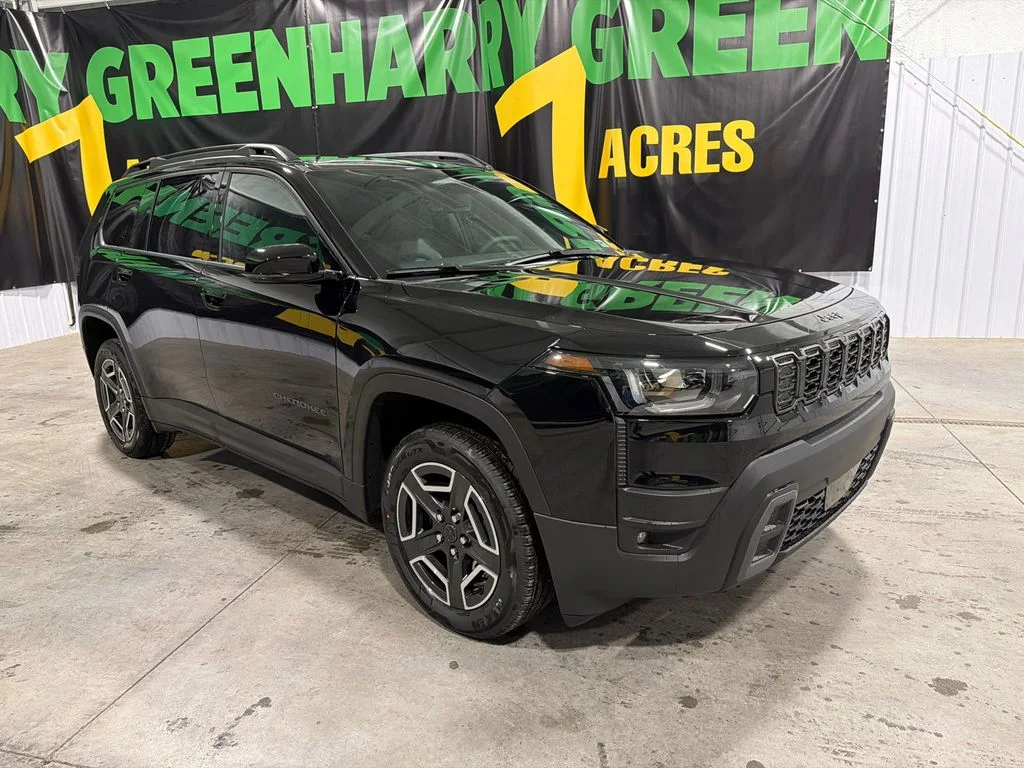 New 2026 Diamond Black Crystal Pearl-Coat Exterior Paint Jeep Limited image 2