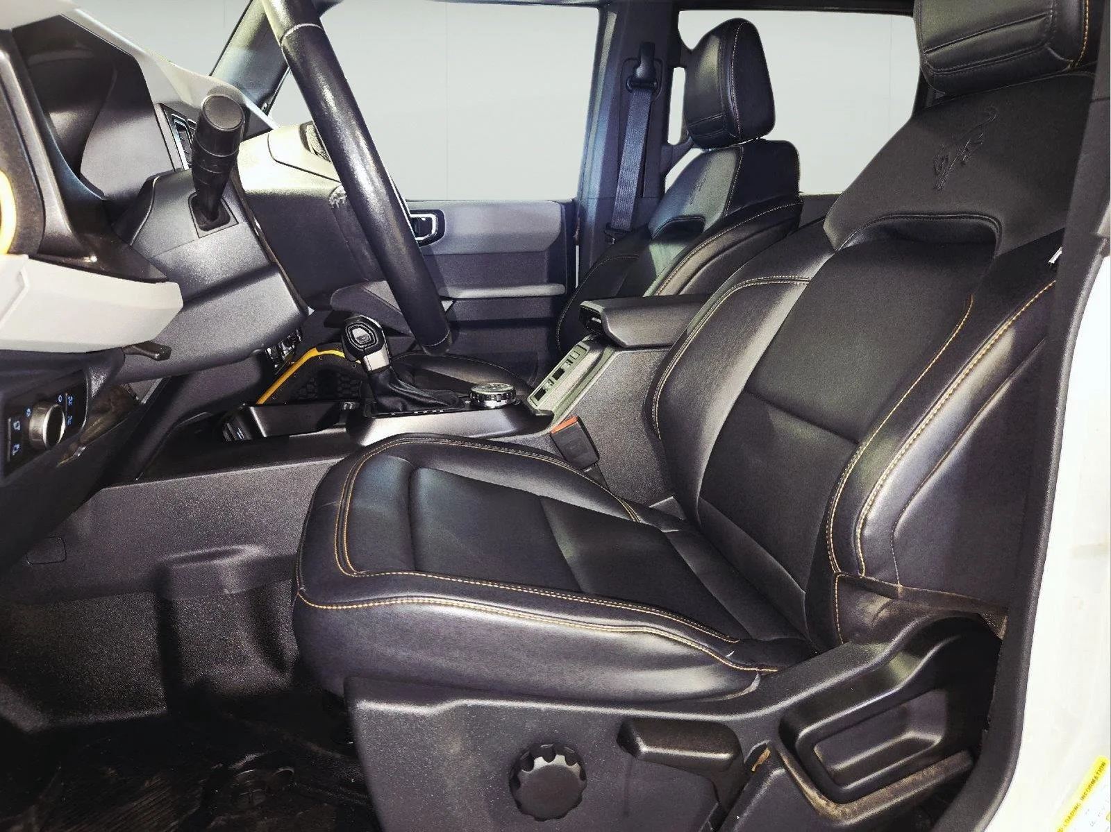Used 2022 Cactus Gray Ford Badlands Advanced image 13