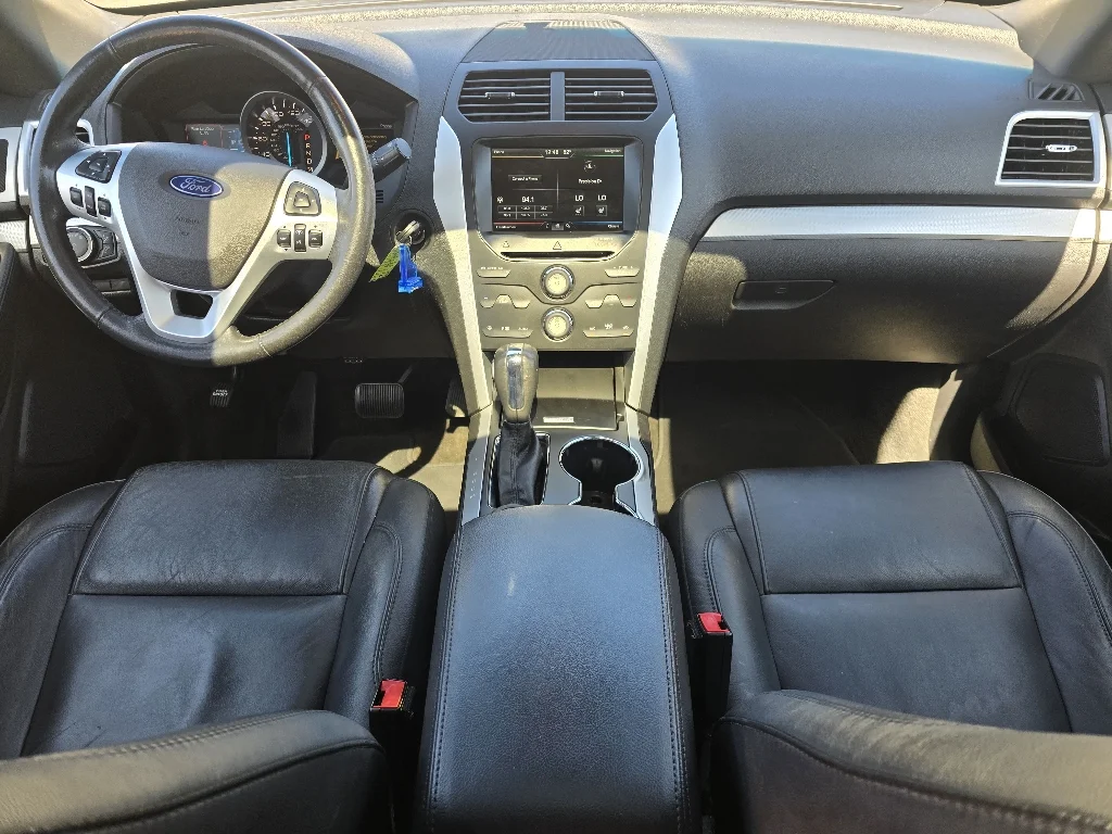 Used 2015 Magnetic Metallic Ford XLT image 25