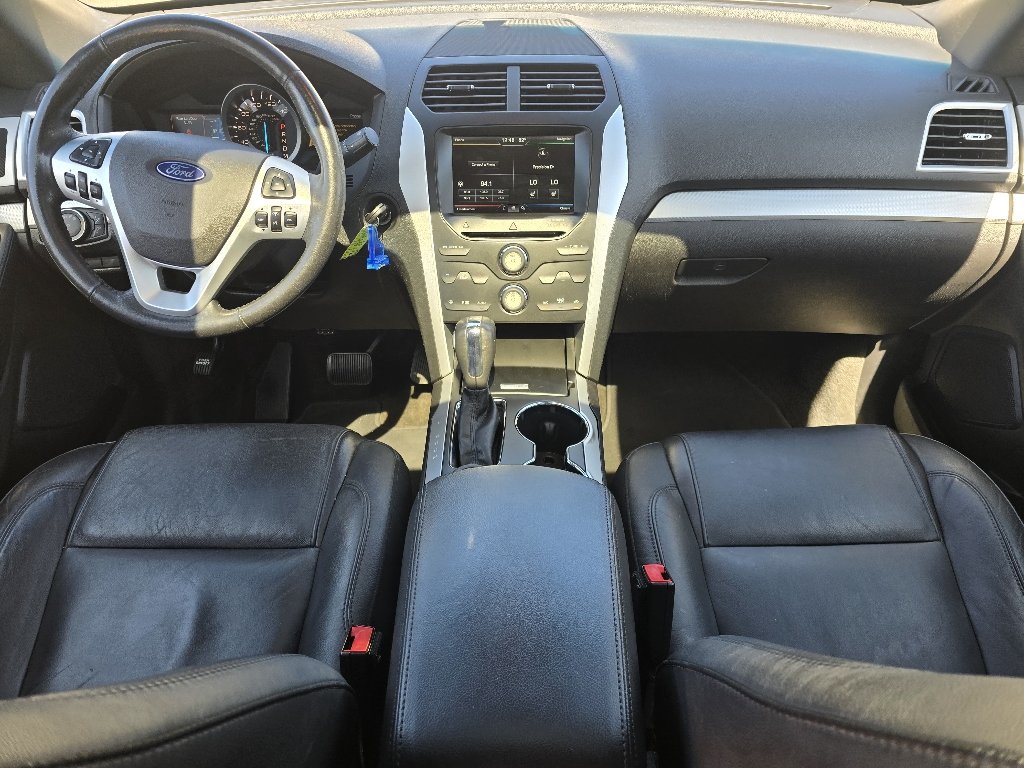 Used 2015 Magnetic Metallic Ford XLT image 25