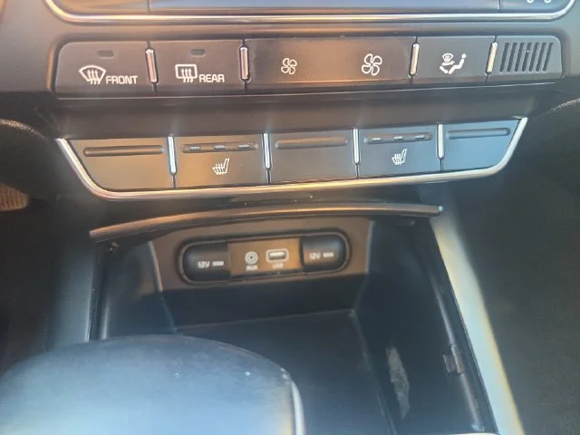 Used 2020 Silver Kia S image 16