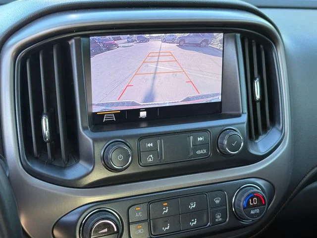 Used 2022 Desert Sand Metallic GMC AT4 w/Leather image 22