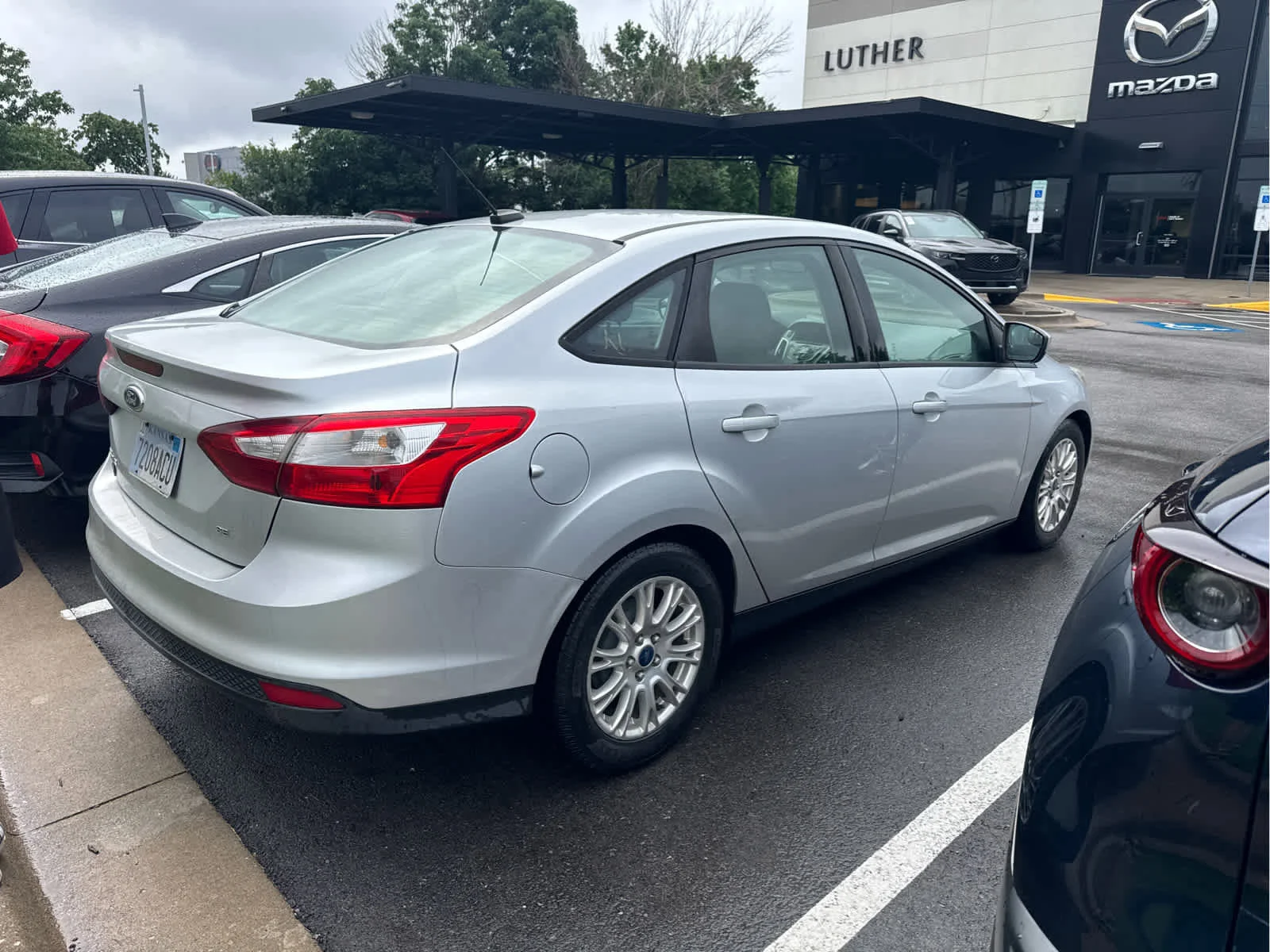 Used 2012 Ingot Silver Metallic Ford SE image 4