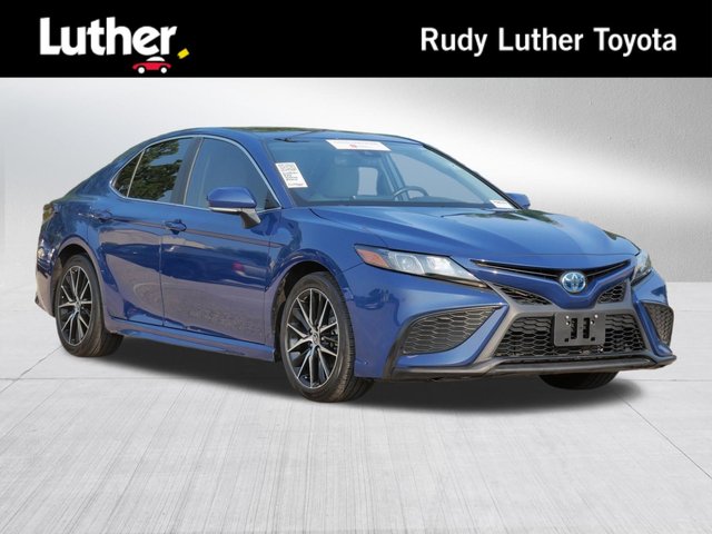 2024 Toyota Camry Hybrid SE