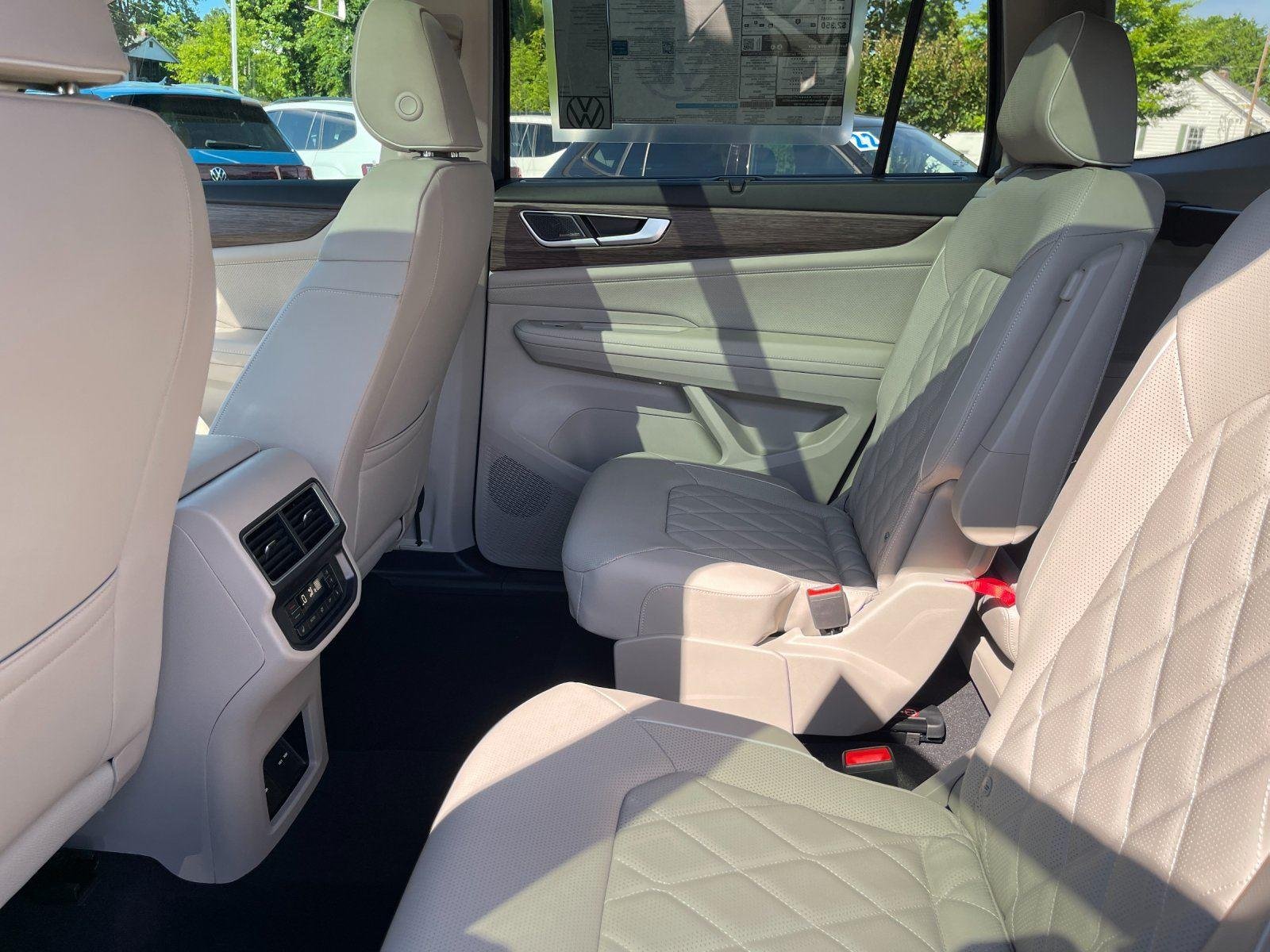 New 2026 Pure Gray Volkswagen 2.0T SEL Premium R-Line image 33