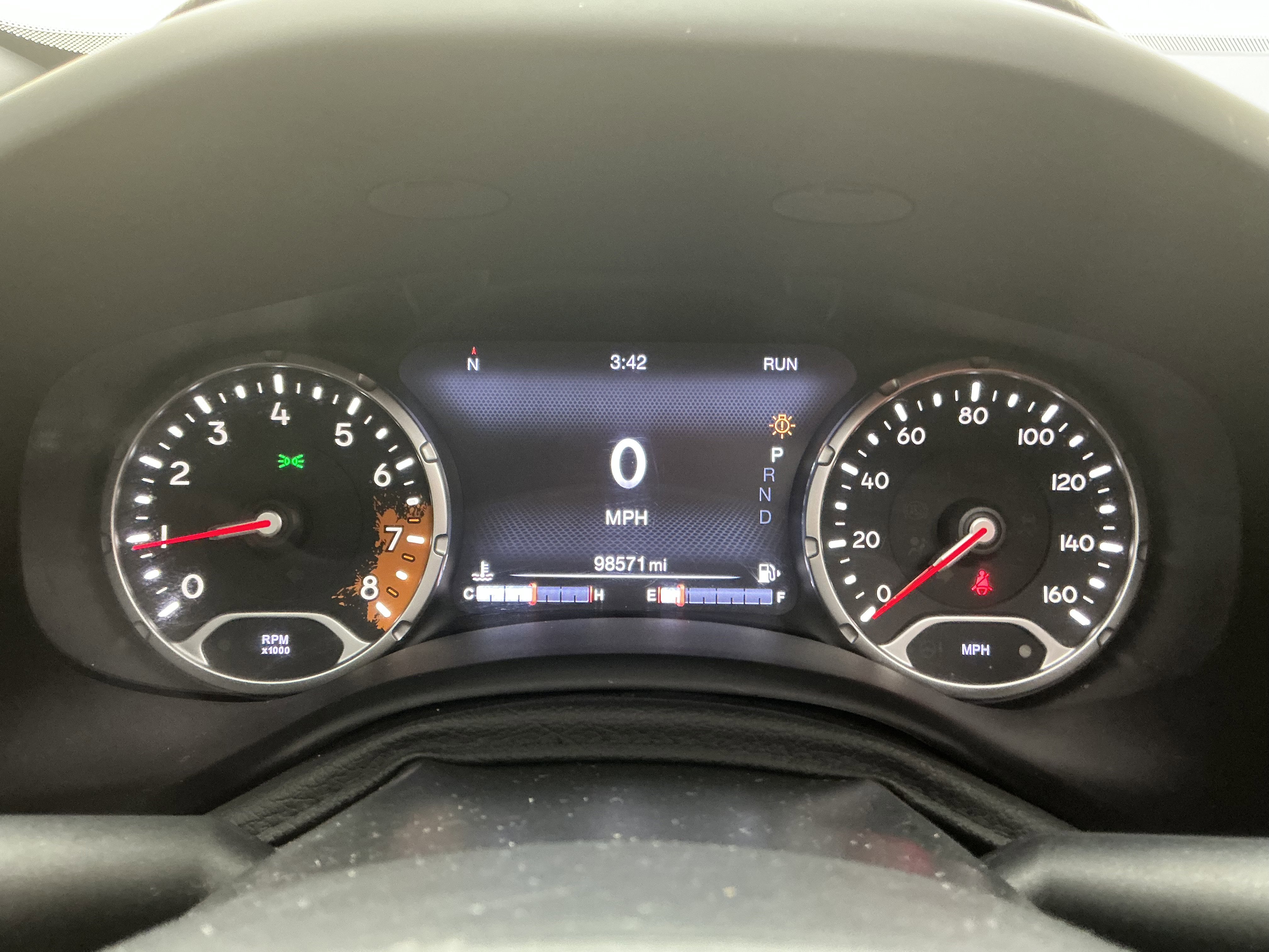 Used 2018 Alpine White Jeep Trailhawk image 11