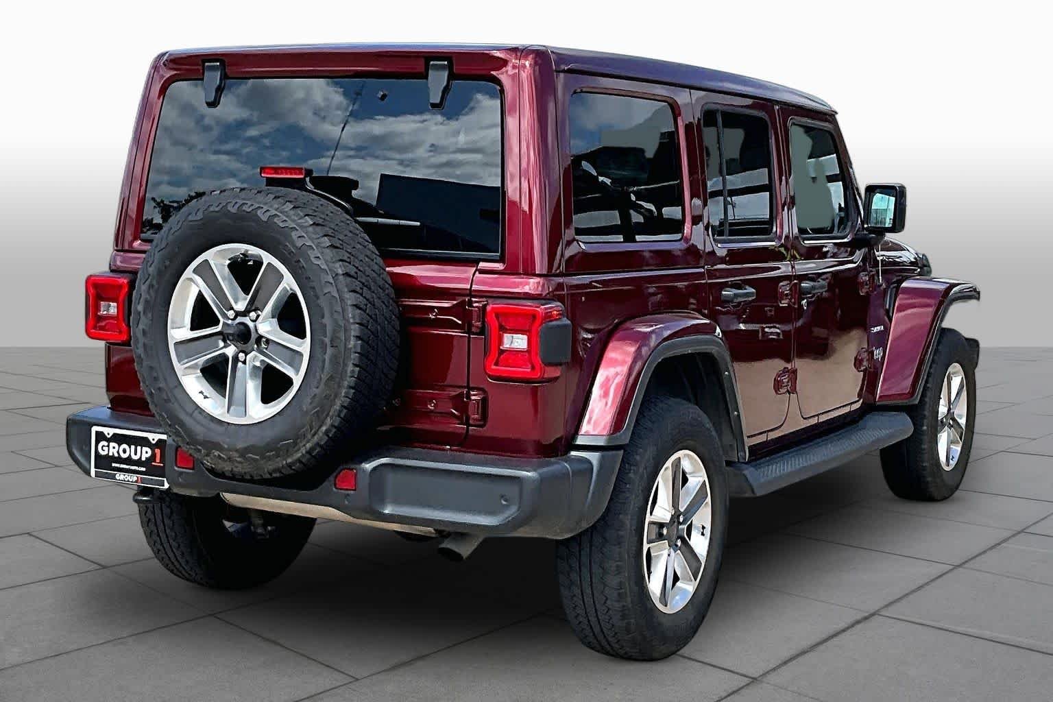 Used 2021 Snazzberry Pearlcoat Jeep Unlimited Sahara image 12