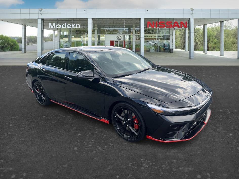 Used 2025 Abyss Black Hyundai Base image 5