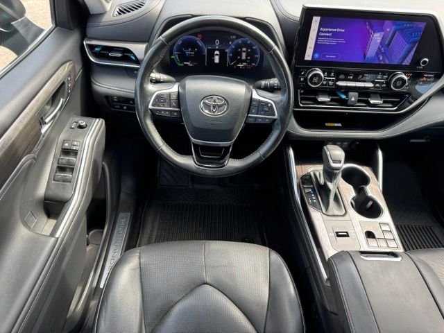 Used 2023 Cypress Toyota Hybrid Limited image 19