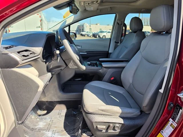 2023 Toyota Sienna XLE - Photo 21