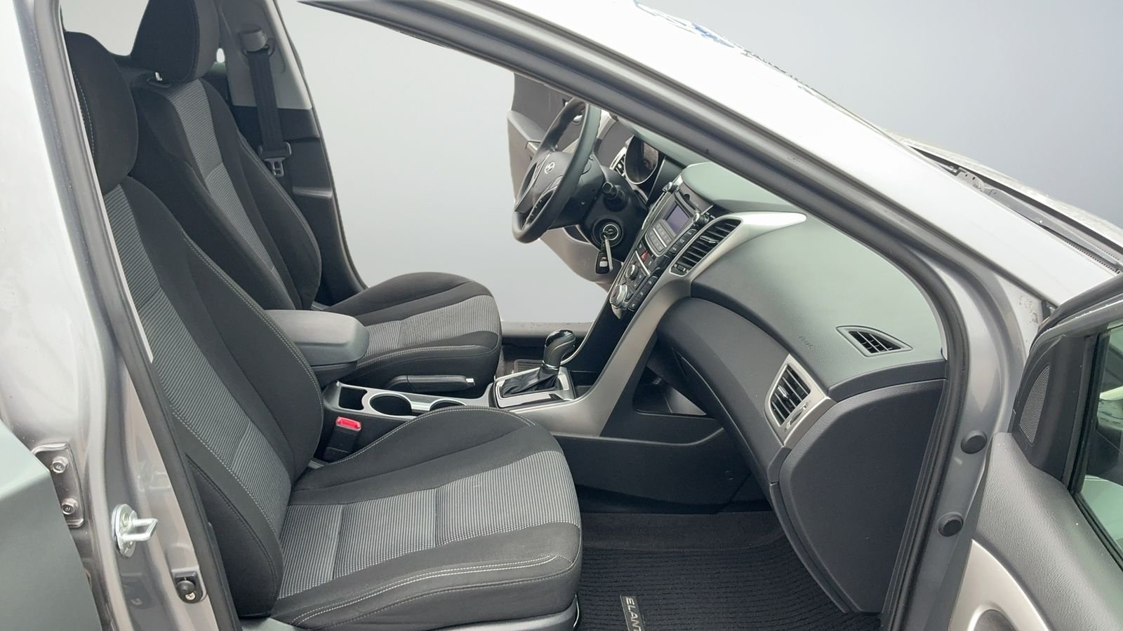 Used 2015 Gray Hyundai Base image 42