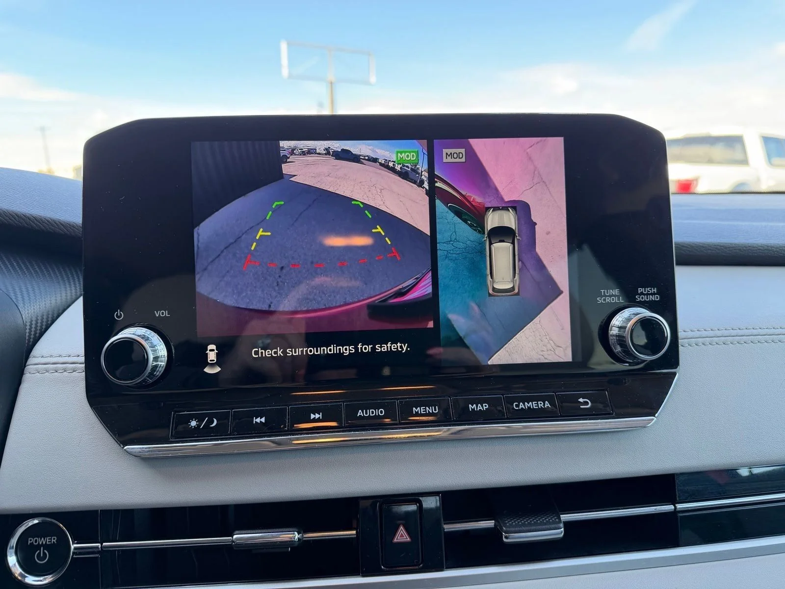 Used 2024 Silver Mitsubishi SEL image 16